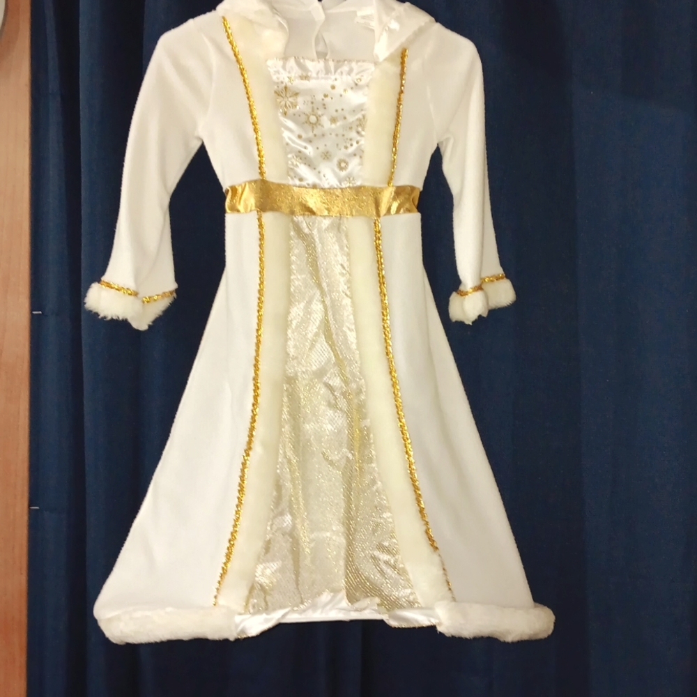 Fur and fleece winter costume